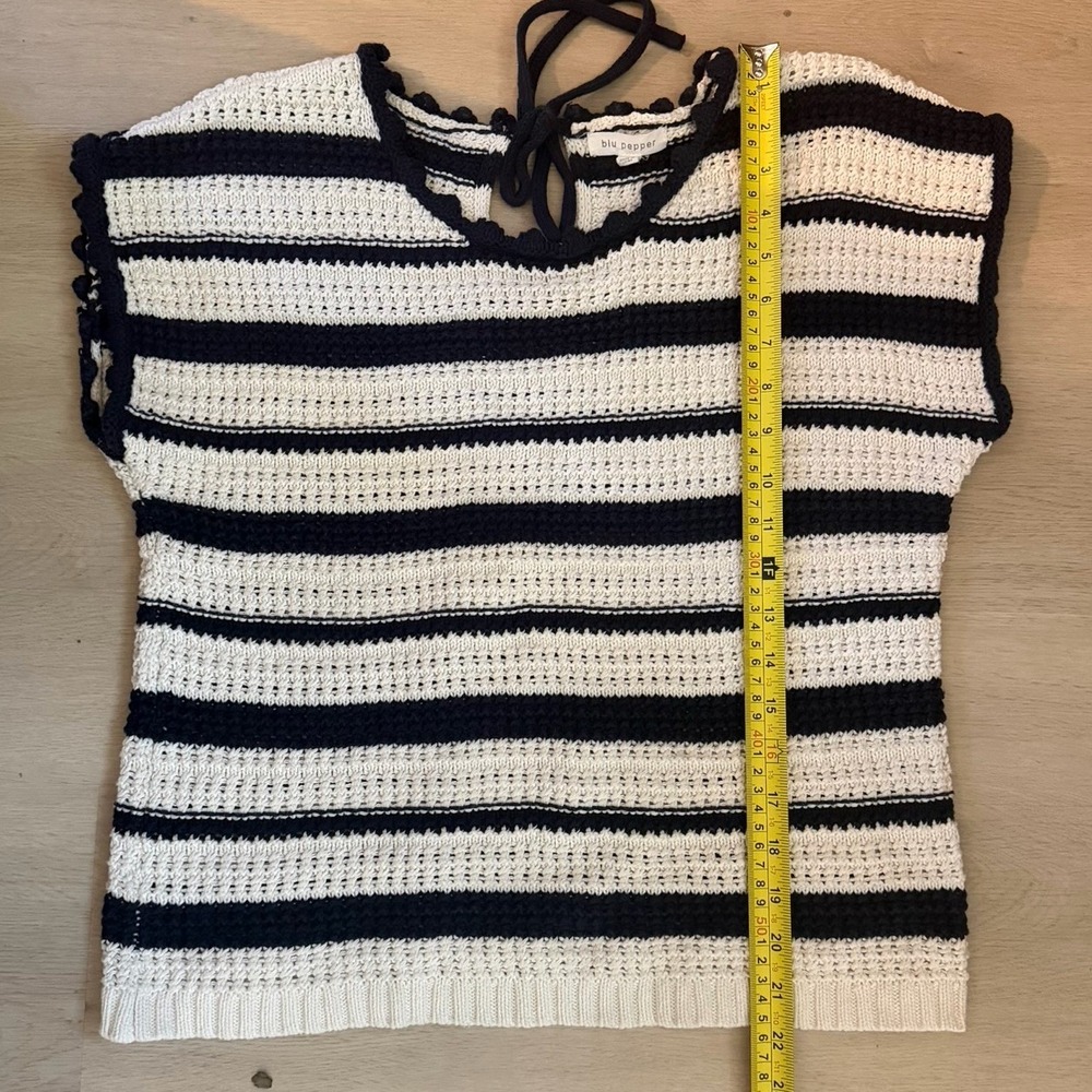 Blu Pepper Women's Short Sleeve Striped Crochet Sweater Navy Stripe Size Small - Picture 7 of 9